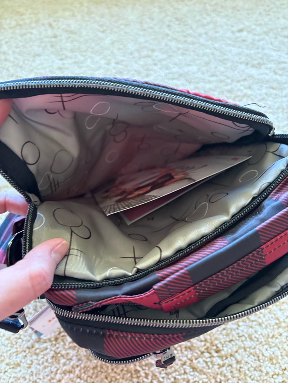Lug Compass Crossbody Bag Buffalo Check Red Black RFID Quilted Travel Bag NWT - Picture 11 of 12